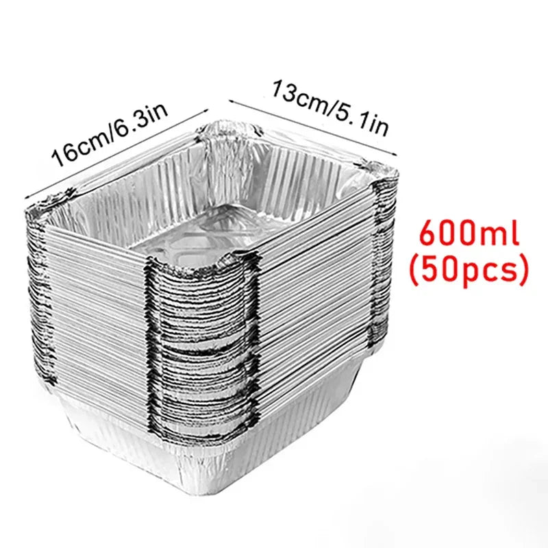 Stack of 50 disposable aluminum foil containers, 600ml capacity, 16x13cm, ideal for takeout or storage
